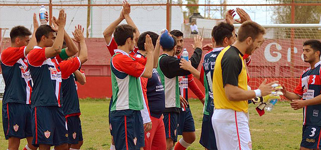 Plantel y cuerpo técnico 2015 – UAI URQUIZA