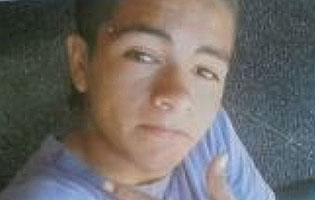 El cuerpo de Leonardo <b>Ezequiel Robles</b> (14), quien había sido visto por ... - 70593_1